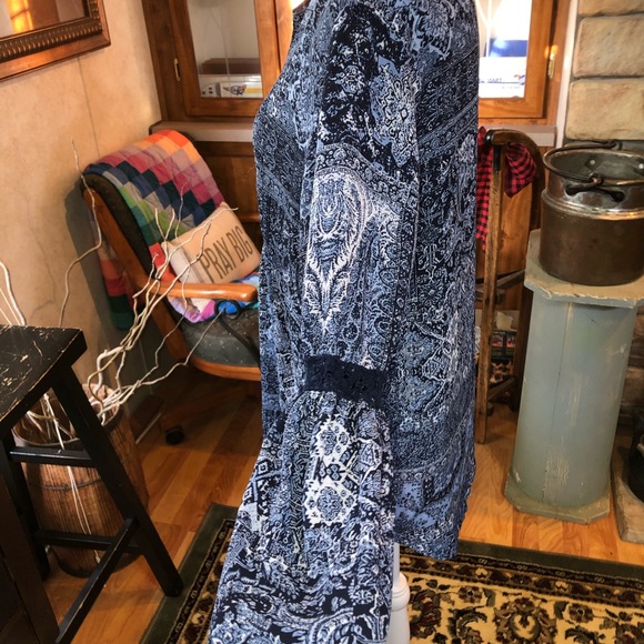 NEW DIRECTIONS SIZE LARGE BLUE BOHO STYLE BLOUSE - Picture 2 of 4